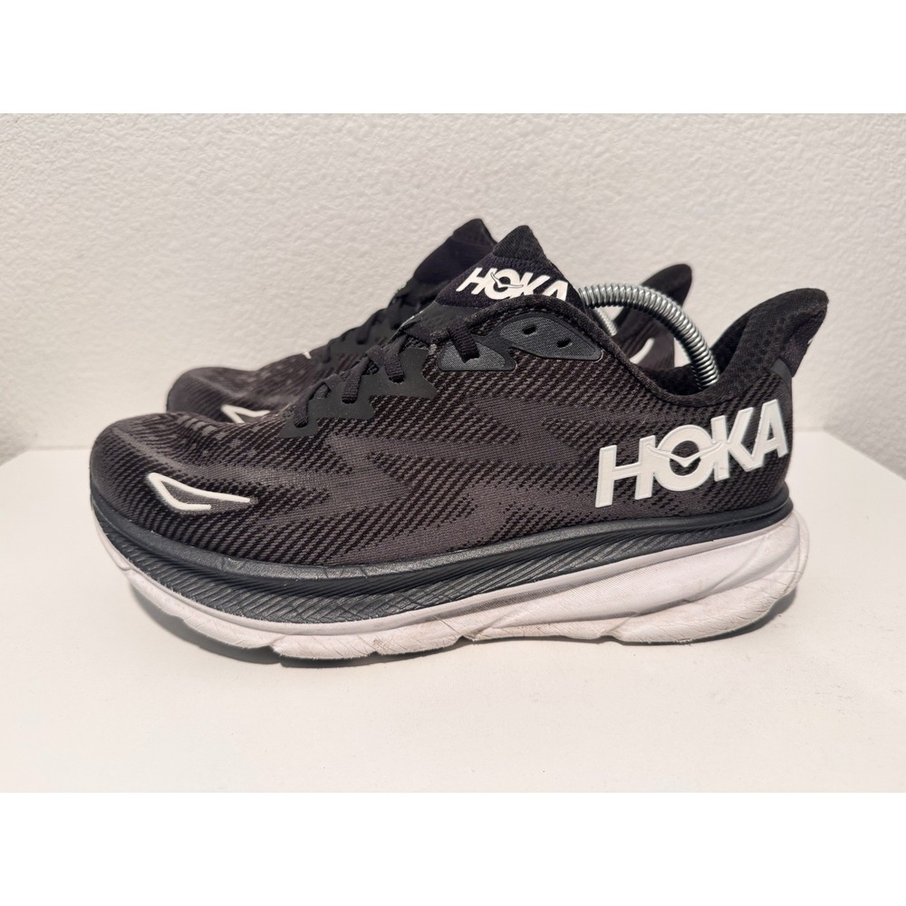 Hoka One Clifton 9 Running Shoe Mens Sz 11 2E Wide Black Sneaker Gym Workout